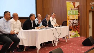 Manisa’da düzenlenen ’Üzümde Rekolte ve Kalıntı Yönetimi Toplantıları’nda sektörün geleceği