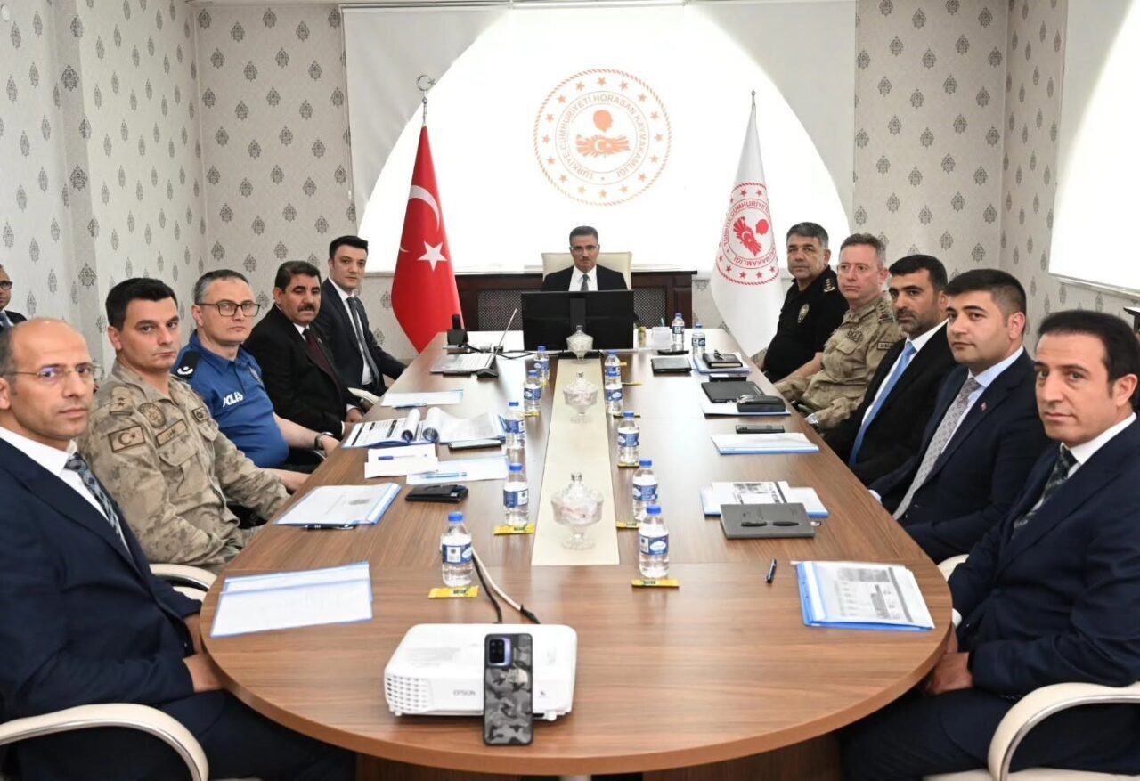 Erzurum Valisi Aydın Baruş, ilçe ziyaretleri kapsamında Horasan ilçesinde bir