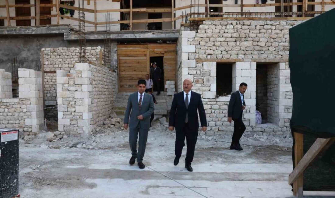 Adıyaman Valisi Abdullah Küçük, kentin önemli tarihi yapılarından biri olan