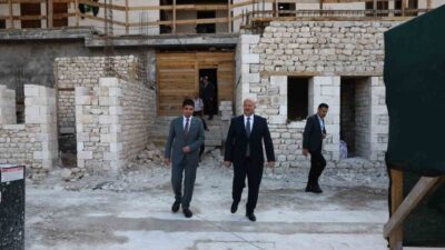 Adıyaman Valisi Abdullah Küçük, kentin önemli tarihi yapılarından biri olan