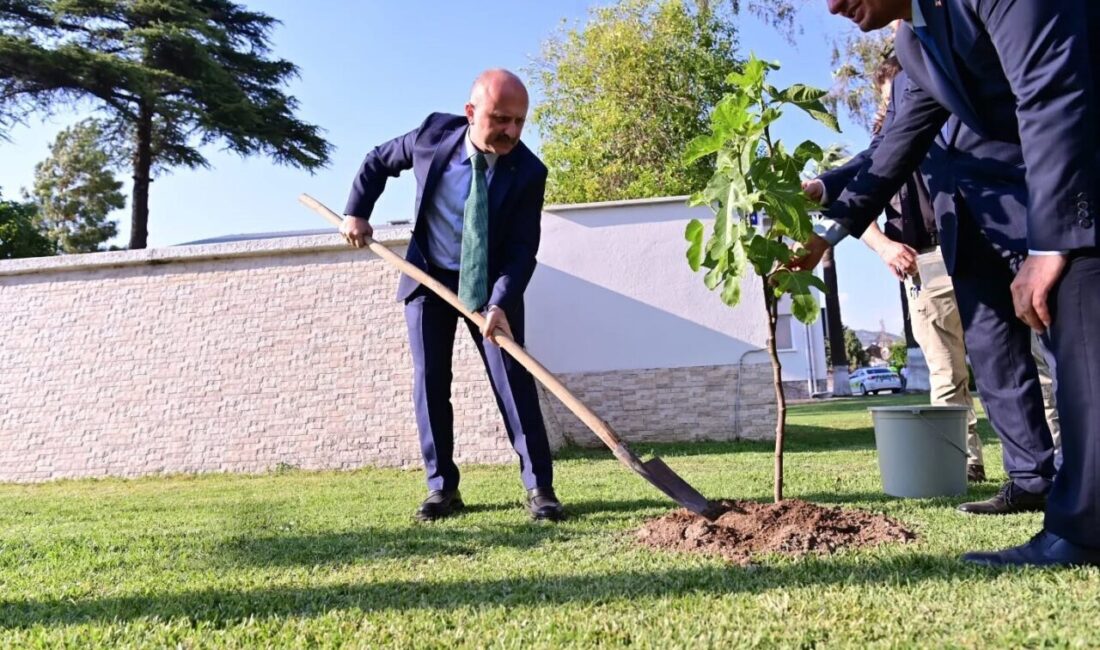 Aydın Valisi Dr. Osman Varol, ilçe ziyaretleri kapsamında İncirliova’da bir