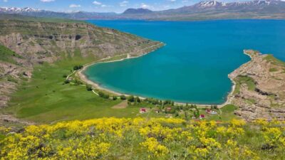 Bitlis’in Tatvan ilçesi İncekaya köyü; sahip olduğu doğal güzellikleri, tarihi
