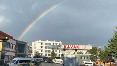 Samsun’un Kavak ilçesinde etkili olan yağmur yağışının ardından gökyüzünde oluşan