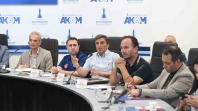 İzmir Büyükşehir Belediyesi öncülüğünde bir araya gelen kamu kurumları ve
