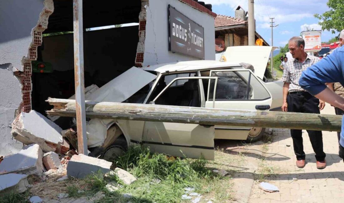 Denizli’nin Beyağaç ilçesinde meydana gelen trafik kazasında, kontrolden çıkan bir