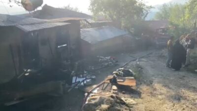 Adana’nın Kozan ilçesinde yayla evinde çıkan ve ormanlık alana sıçrayan