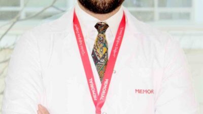 Memorial Kayseri Hastanesi Dermatoloji Bölümü’nden Uz. Dr. Muhammed Burak Yücel,