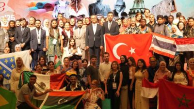 Yunus Emre Enstitüsü (YEE), yazın kültür, sanat ve eğitim alanlarında