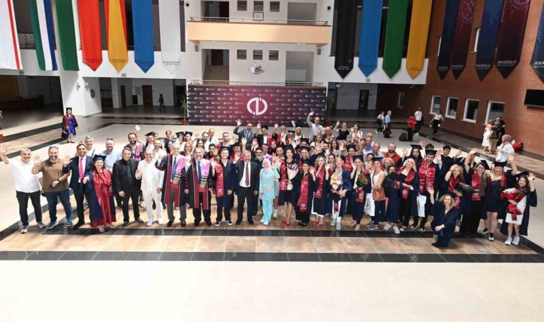 Anadolu Üniversitesi Açıköğretim Fakültesi (AÖF) mezunları, Eskişehir’de düzenlenen özel etkinliklerle
