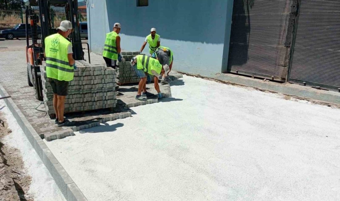 Aydın’ın Germencik ilçesinde saha çalışmalarını sürdüren belediye ekipleri, Ortaklar Mahallesi’nde