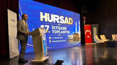 Kars İstişare Toplantısı’nda konuşan Hac ve Umre Seyahat Acentaları Derneği