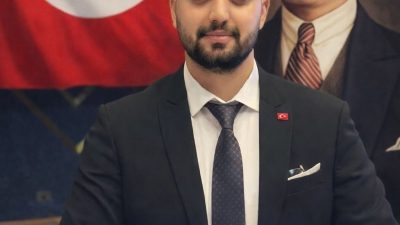 Kars’ta başlayan eğitim ve meslek hayatını, sahada gösterdiği üstün başarılar