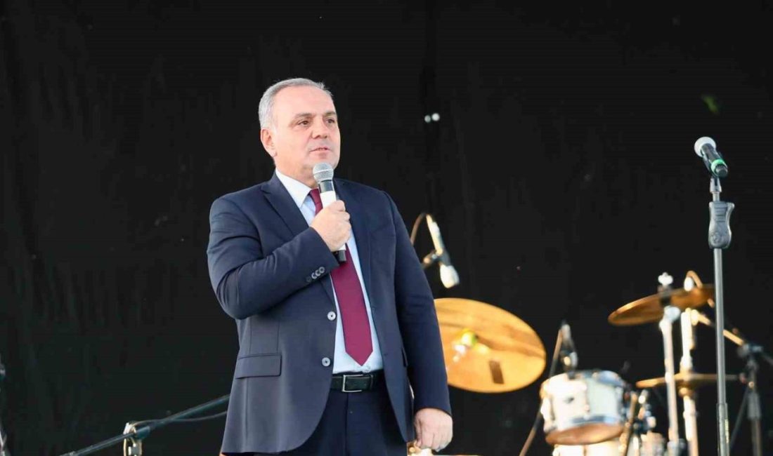Erciyes Üniversitesi (ERÜ) Rektörü Prof. Dr. Fatih Altun, düzenlenen “Rektör-Akademik