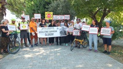 Balıkesir’in Burhaniye ilçesinde 4 gün önce bisikletiyle giderken iki aracın