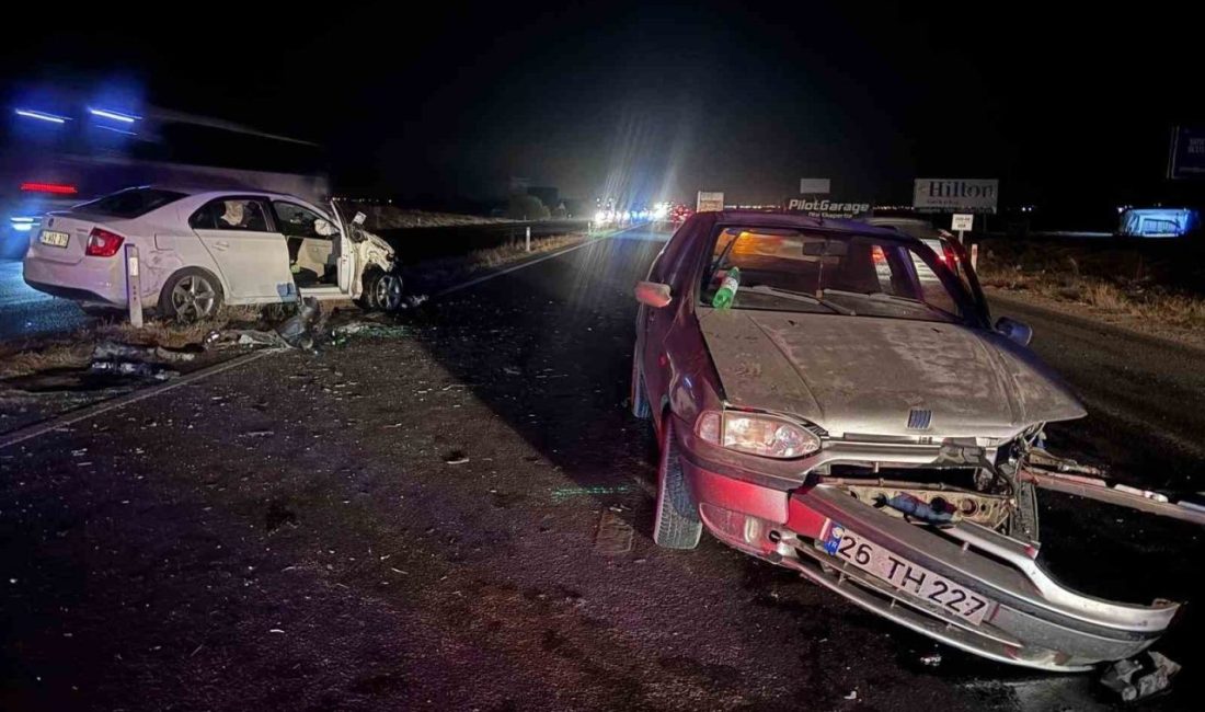 Eskişehir-Ankara kara yolunda iki otomobilin çarpışması sonucu meydana gelen trafik