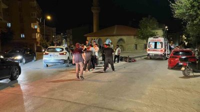 Niğde’de elektrikli motosiklet ile otomobilin çarpışması sonucu motosiklet sürücüsü yaralandı.